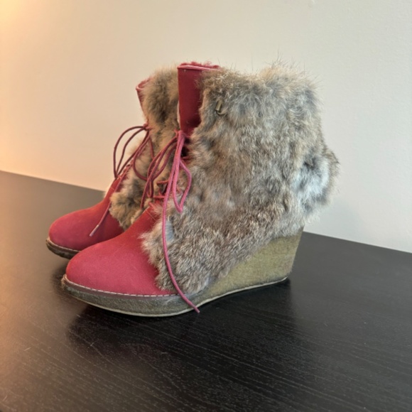 Red Fur Trimmed Bootie - Picture 4 of 9
